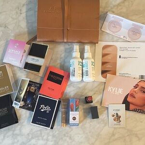 Bloom effects  Cosmetics Iconic Lip oil nude SOSHE full size nude